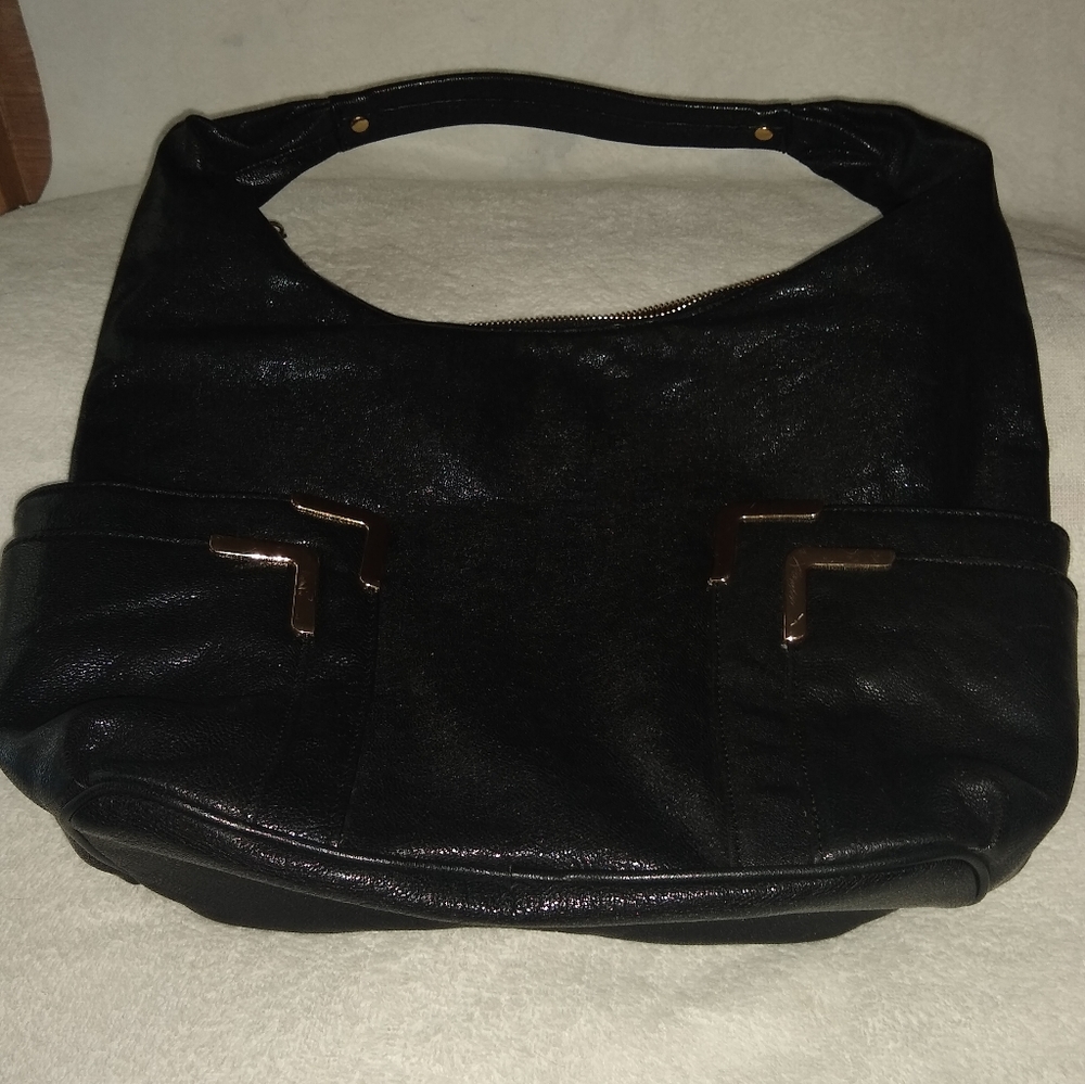 Michael Kors Beverly black leather hobo. - Picture 6 of 13